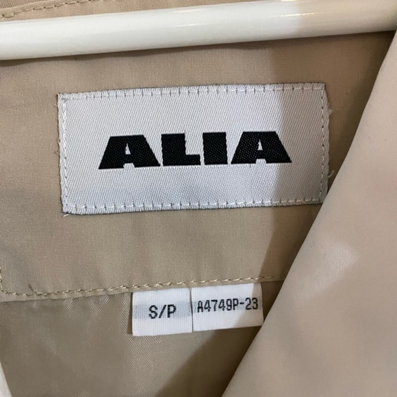 Alia. Woman’s spring coat - Picture 4 of 4